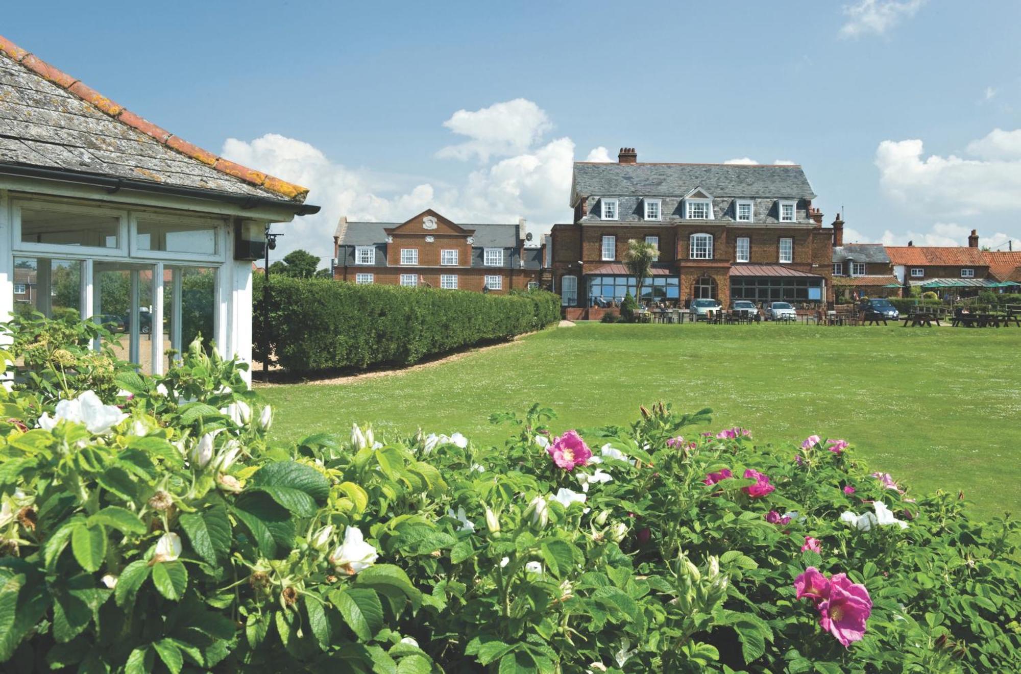 Old Hunstanton Le Strange Arms Hotel Esterno foto